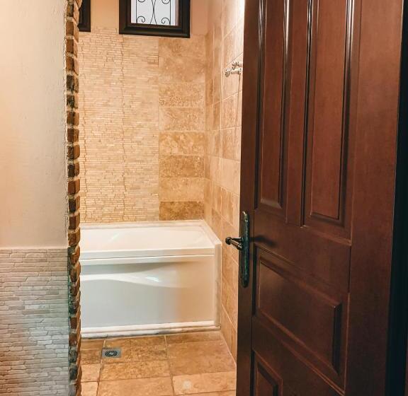 可观景的小型套房, Elena Guesthouse