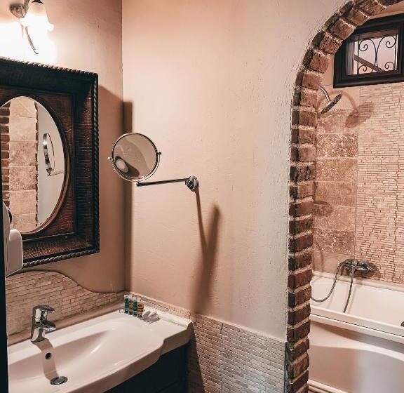 可观景的小型套房, Elena Guesthouse