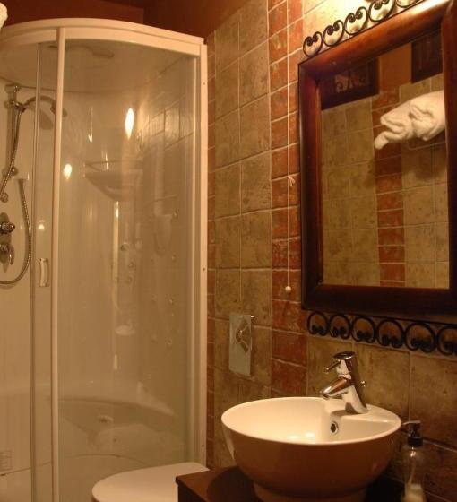 家庭间, Elena Guesthouse