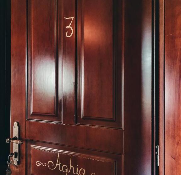 带观景的高级间, Elena Guesthouse