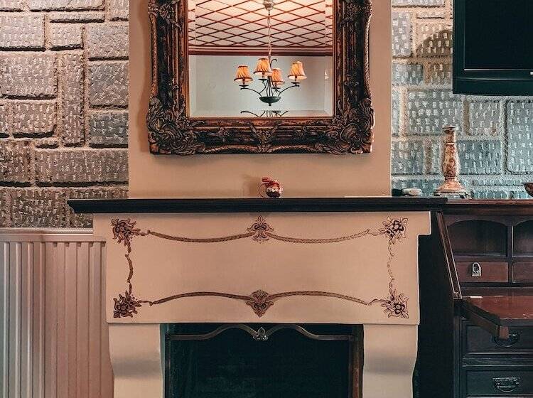 可观景的小型套房, Elena Guesthouse