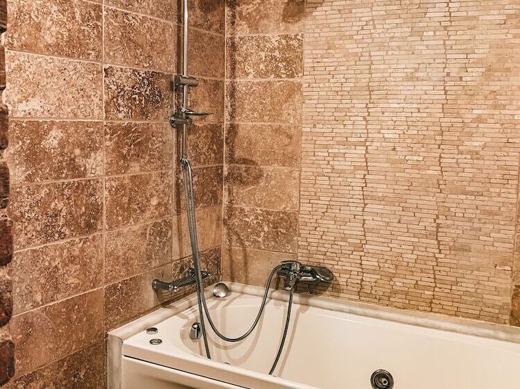 可观景的小型套房, Elena Guesthouse