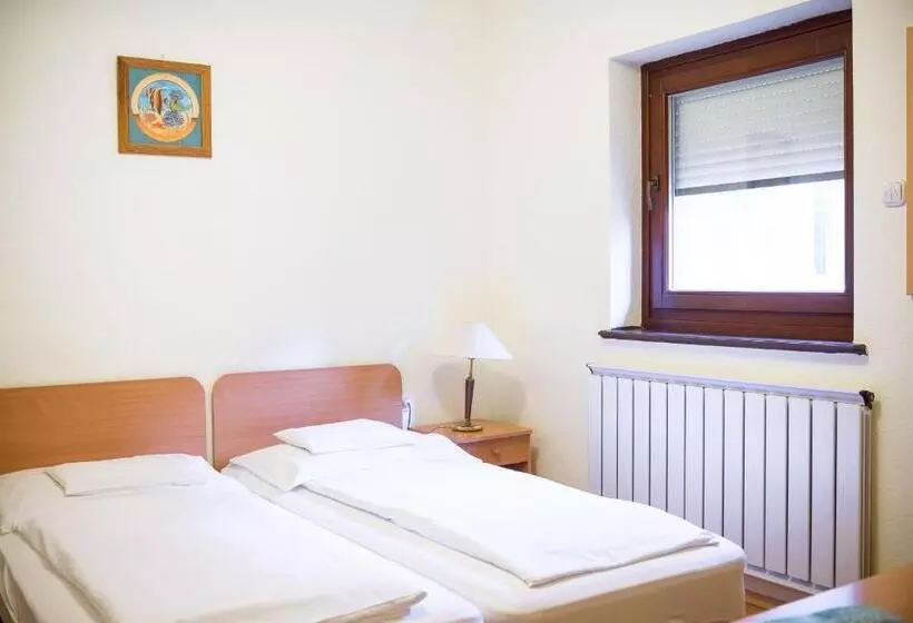 ファミリールーム, Wellness Hotel Szindbád