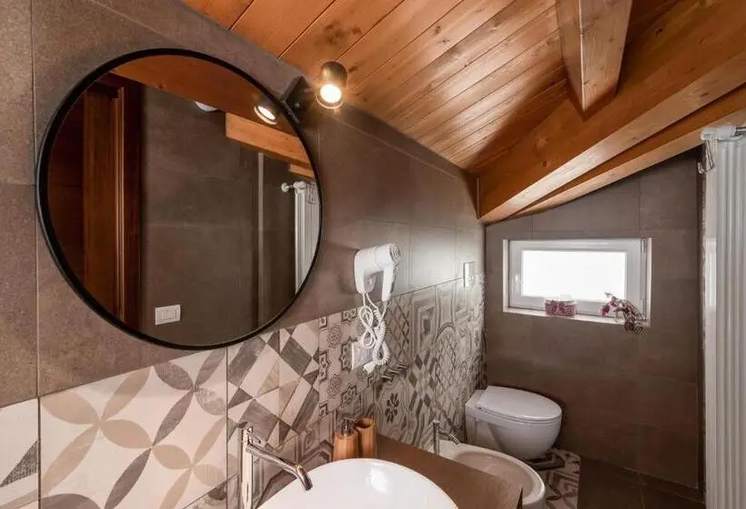 庭の見えるスタンダードトリプルルーム, Le Talee Agriturismo Di Charme