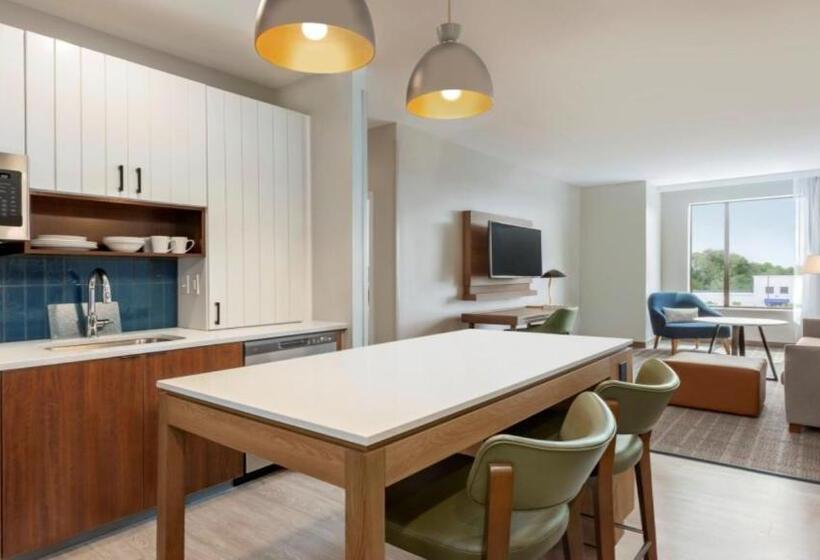 Люкс Кровать Кинг, Staybridge Suites   Lexington S Medical Ctr Area, An Ihg