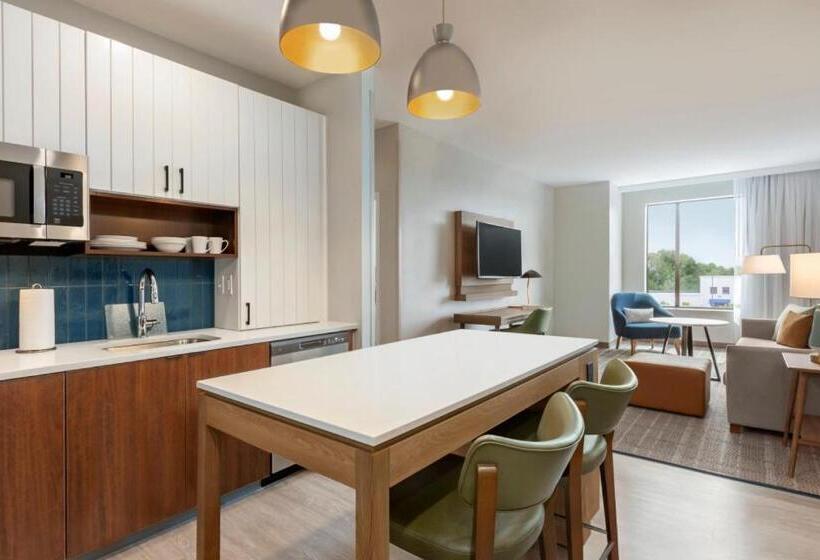 Люкс Кровать Кинг, Staybridge Suites   Lexington S Medical Ctr Area, An Ihg