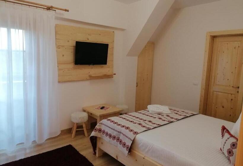 اتاق استاندارد با تخت بزرگ, Pensiunea Căsuța Din Deal