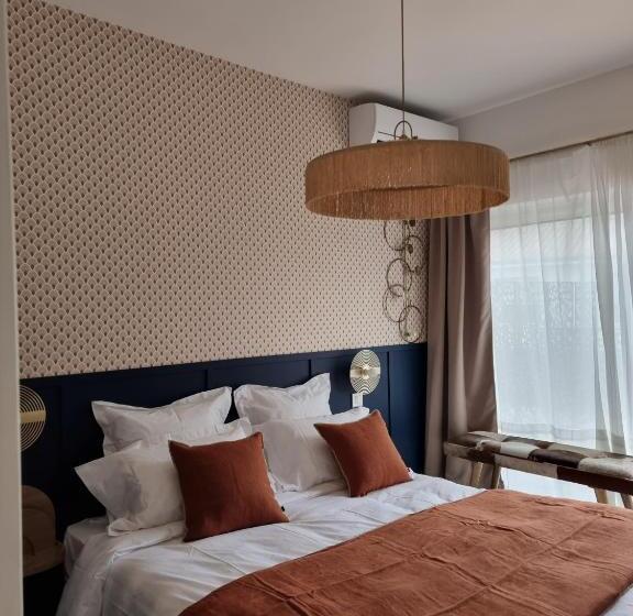 غرفة ديلوكس, La Parenthese Du Las