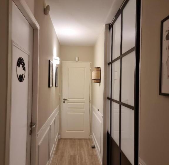 غرفة قياسية مطلّة علي الحديقة, La Parenthese Du Las