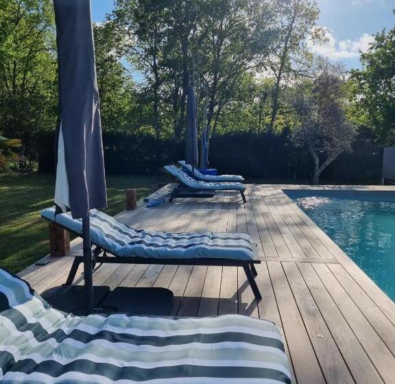 غرفة ديلوكس, La Parenthese Du Las