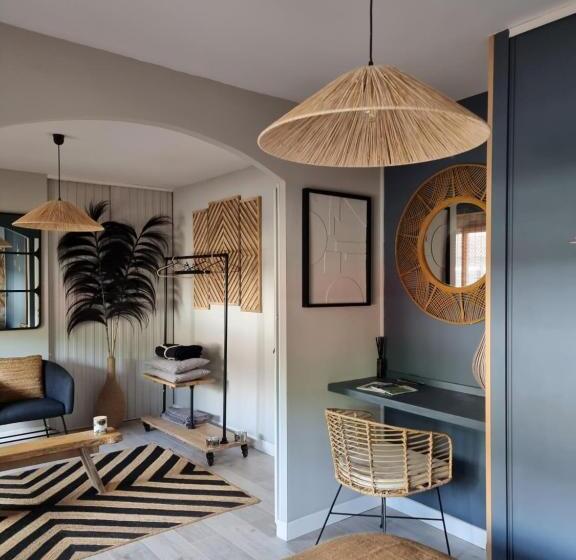 غرفة قياسية مطلّة علي الحديقة, La Parenthese Du Las