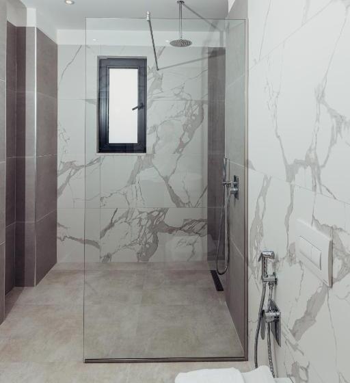 Полулюкс, Delight Hotel & Spa