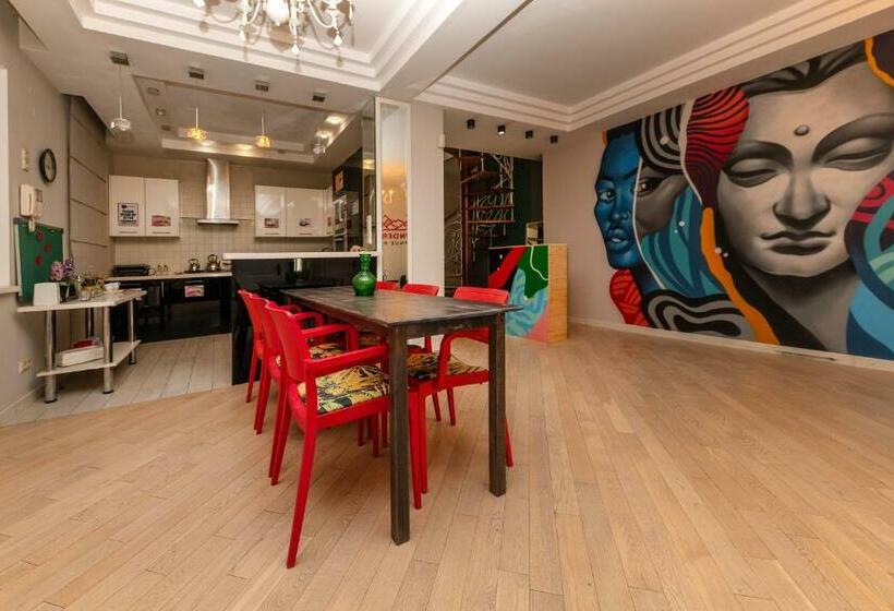 اتاق استاندارد با سرویس بهداشتی مشترک, Wanderlust Boutique Hostel