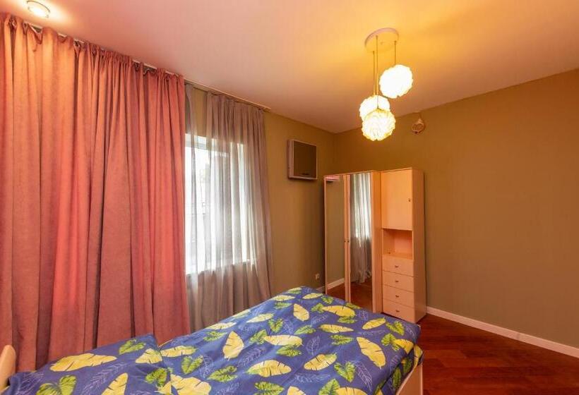 اتاق استاندارد با سرویس بهداشتی مشترک, Wanderlust Boutique Hostel