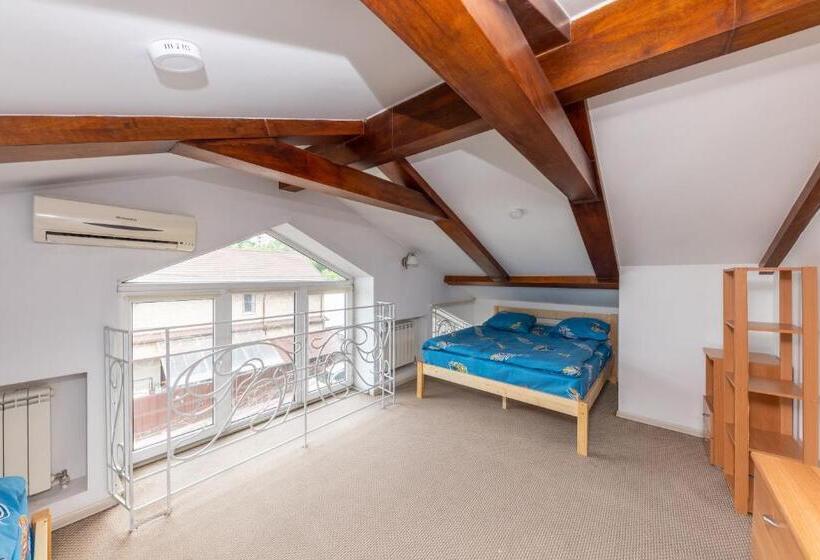 اتاق استاندارد چهارنفره با سرویس بهداشتی مشترک, Wanderlust Boutique Hostel