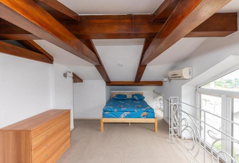 اتاق استاندارد چهارنفره با سرویس بهداشتی مشترک, Wanderlust Boutique Hostel