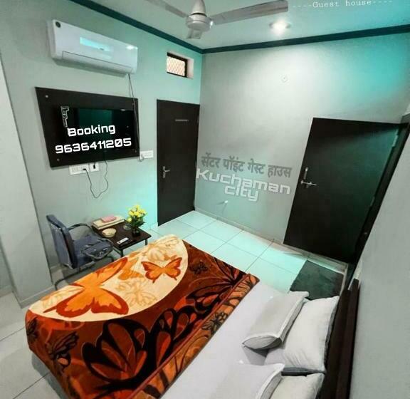 חדר דלוקס, Center Point Kuchaman City