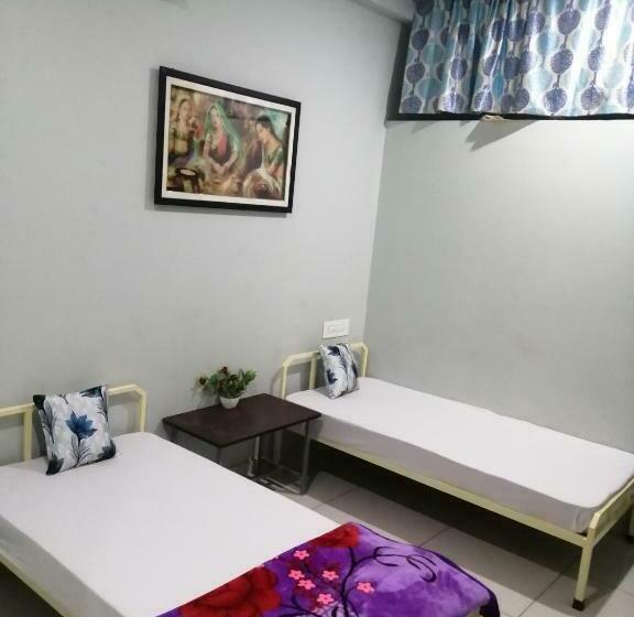 חדר דלוקס, Center Point Kuchaman City