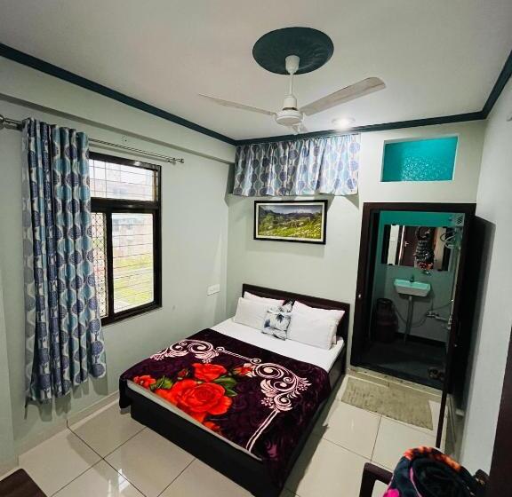 חדר דלוקס, Center Point Kuchaman City