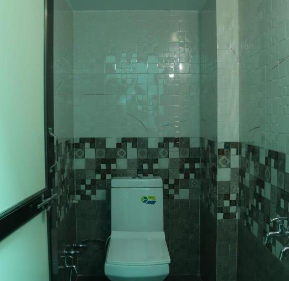 חדר דלוקס, Center Point Kuchaman City