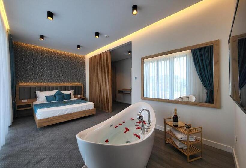 اتاق لوکس با بالکن, Excellence