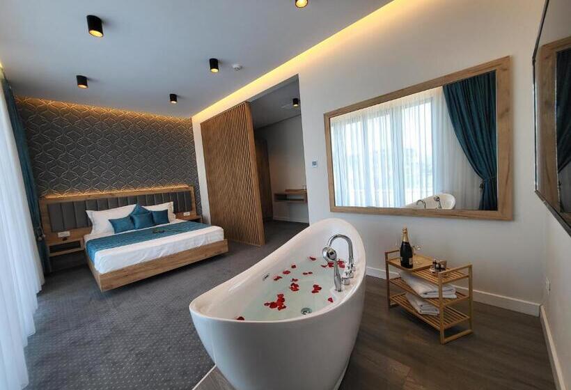 اتاق لوکس, Excellence