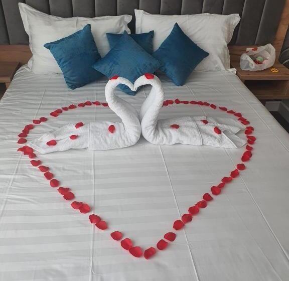 اتاق لوکس, Excellence