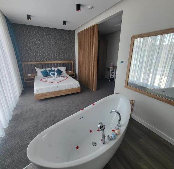 اتاق لوکس, Excellence