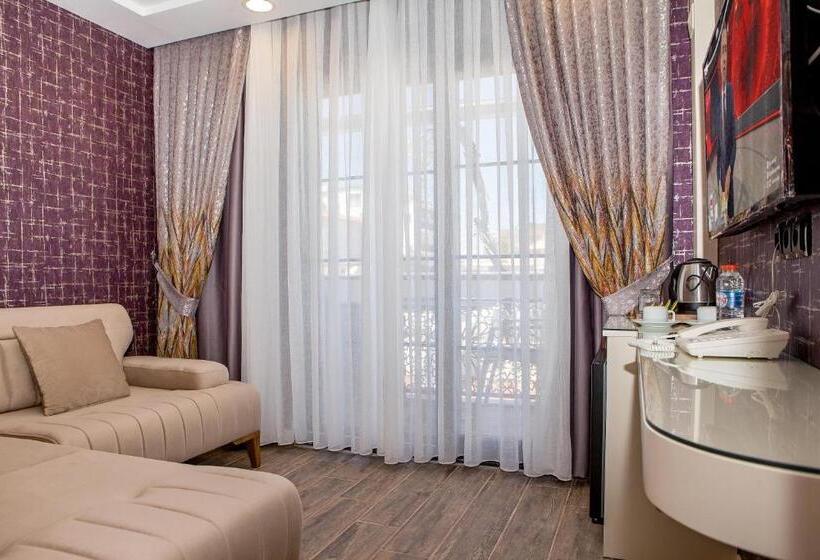 اتاق خانوادگی, The Lea Hotels & Suite