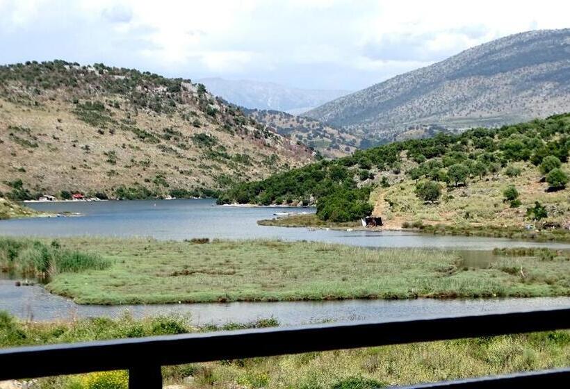 سوئیت با تخت بزرگ, Limni Resort