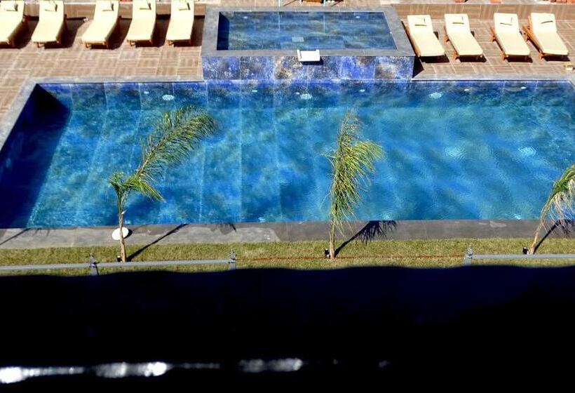 스위트 킹사이즈 침대, Limni Resort