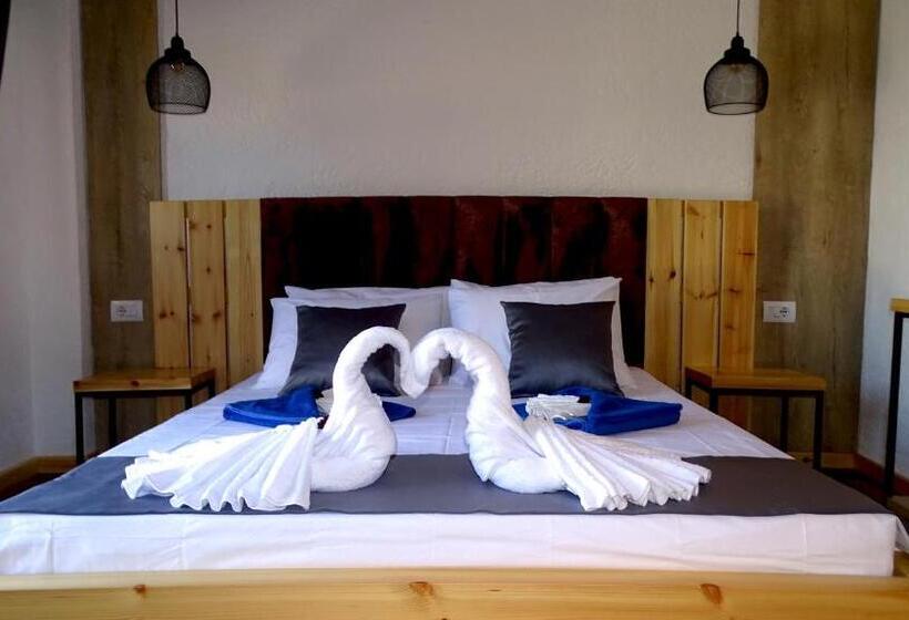 سوییت خانوادگی, Limni Resort