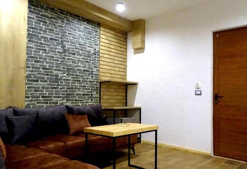 小型豪华套房, Limni Resort