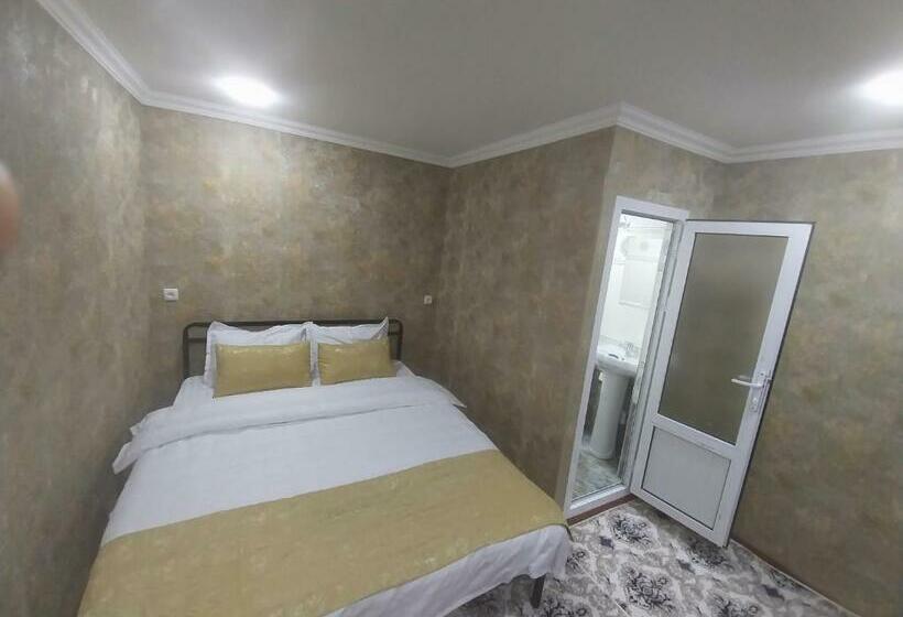 Quarto Estandar, Reyhana Unique House