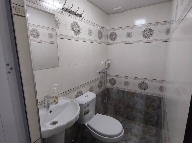 Quarto Estandar, Reyhana Unique House