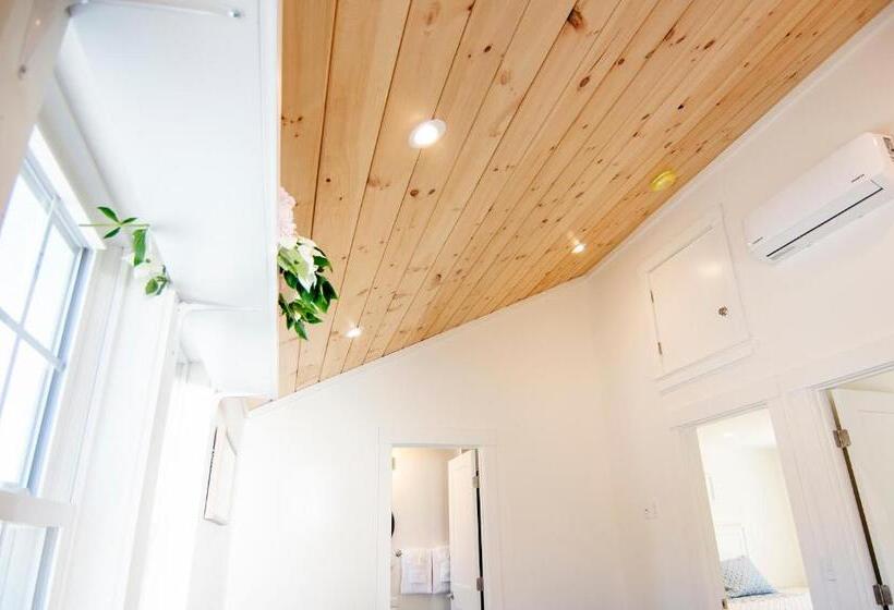 Четырехместный Номер Стандарт, Prince Of Whales