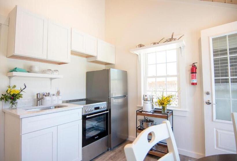 Четырехместный Номер Стандарт, Prince Of Whales