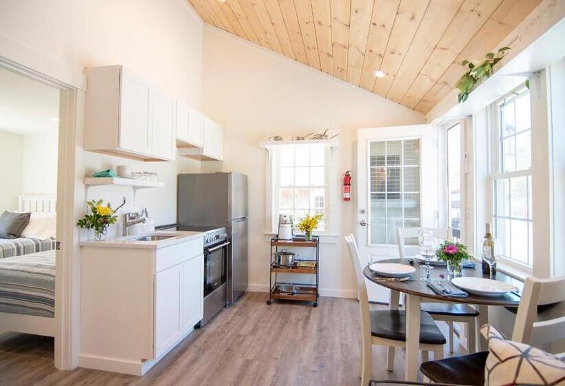 Четырехместный Номер Стандарт, Prince Of Whales