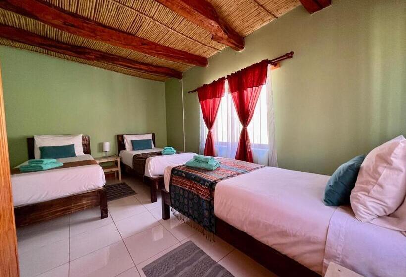 غرفة قياسية ثلاثية مع حمام خارجي, Hostal Qachi Chentura