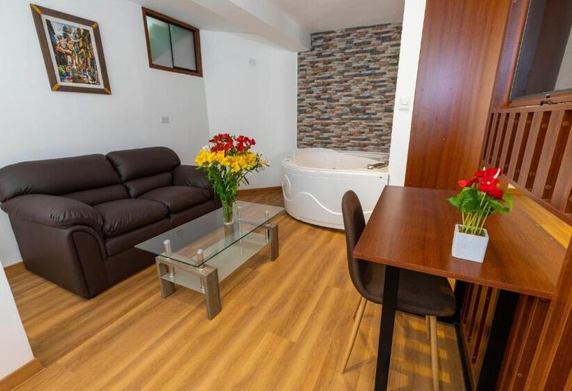 ハイドロマッサージバス付きスイート, Pacific Palace