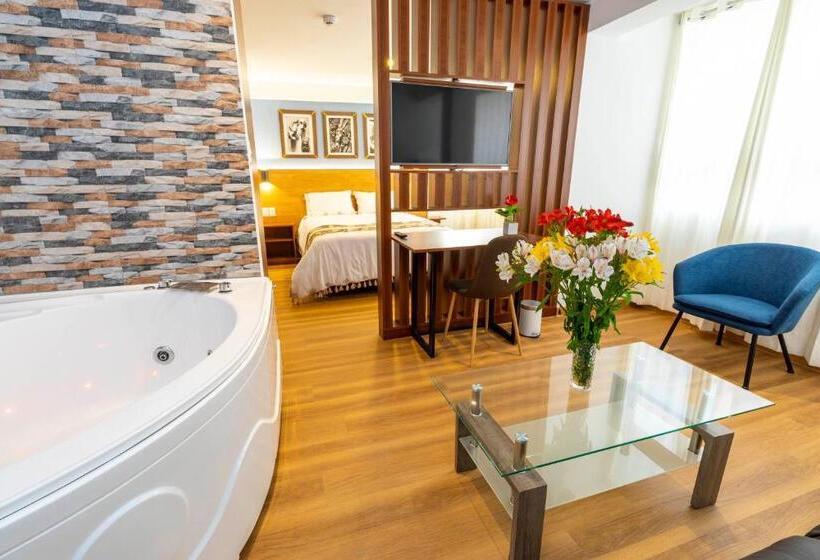 ハイドロマッサージバス付きスイート, Pacific Palace