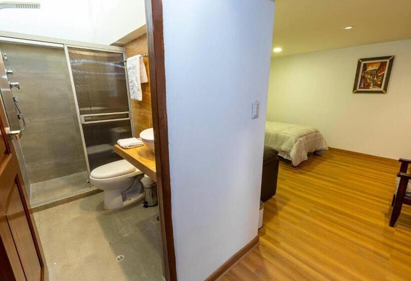 キングサイズベッドのスイートルーム, Pacific Palace