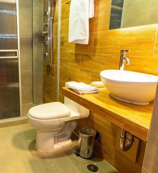 ハイドロマッサージバス付きスイート, Pacific Palace