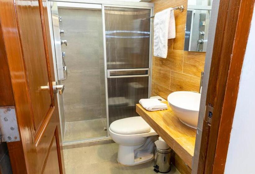 キングサイズベッドのスイートルーム, Pacific Palace