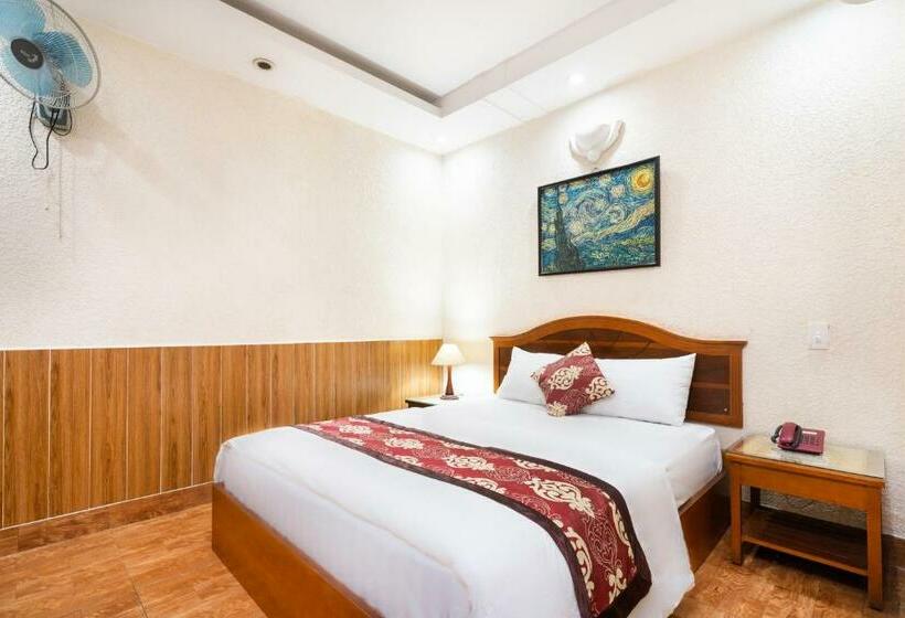 اتاق استاندارد, Queen Hotel Saigon Airport