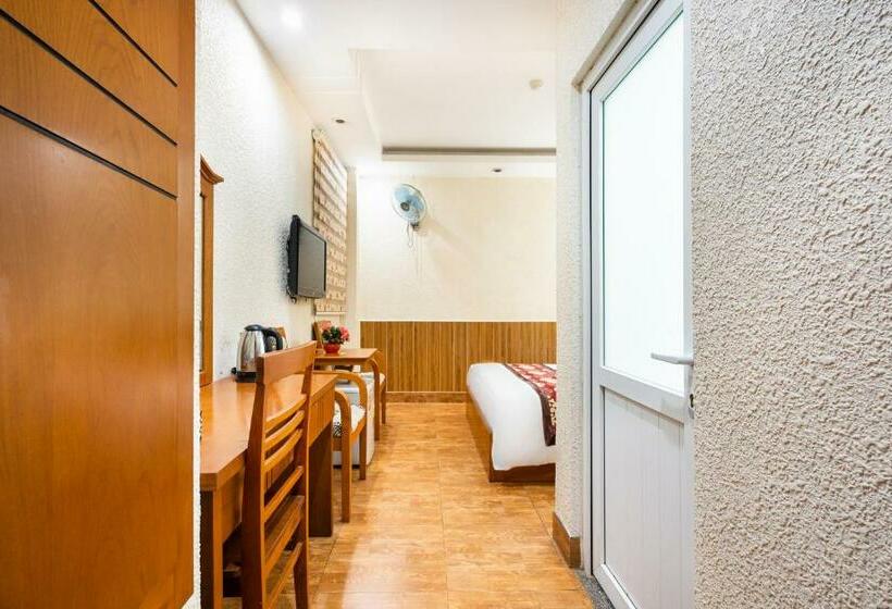 اتاق استاندارد, Queen Hotel Saigon Airport