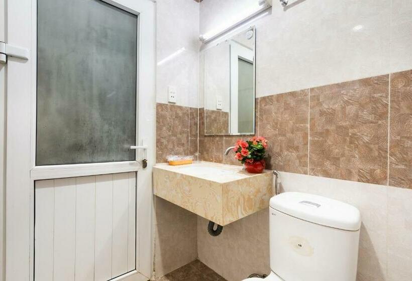 اتاق استاندارد, Queen Hotel Saigon Airport