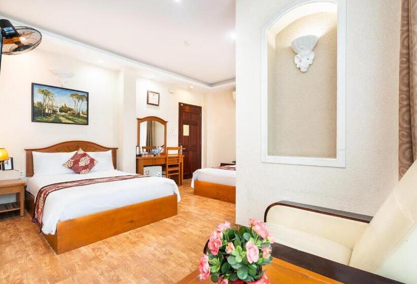 اتاق لوکس خانوادگی, Queen Hotel Saigon Airport