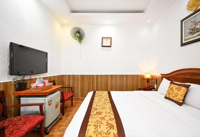 اتاق استاندارد, Queen Hotel Saigon Airport