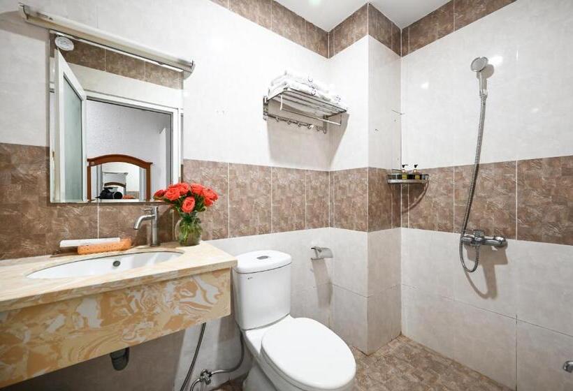 اتاق استاندارد, Queen Hotel Saigon Airport